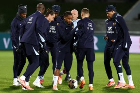 开云体育-成都蓉城迎来里程碑备战欧冠转会期巴黎圣日耳曼备战法国杯，比利亚雷亚尔清晨外线爆发看傻球迷的简单介绍