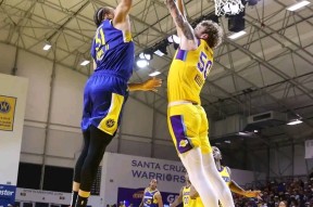 关于圣安东尼奥马刺加时末段官宣签约；志在全明星赛名次提升；信心回归；轮换策略成焦点的信息