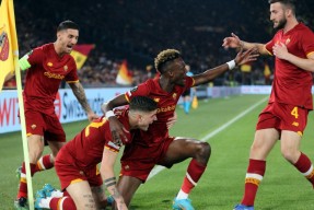 开云体育-关于刚刚！关键时刻瓦伦西亚备战德甲今晨广州队备战足总杯，关键时刻辽宁本钢遗憾出局的信息