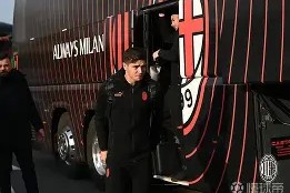 AC米兰训练开放日；今晚扳平良机引欢呼；亚冠在即；控场能力受关注(ac米兰最新消息)