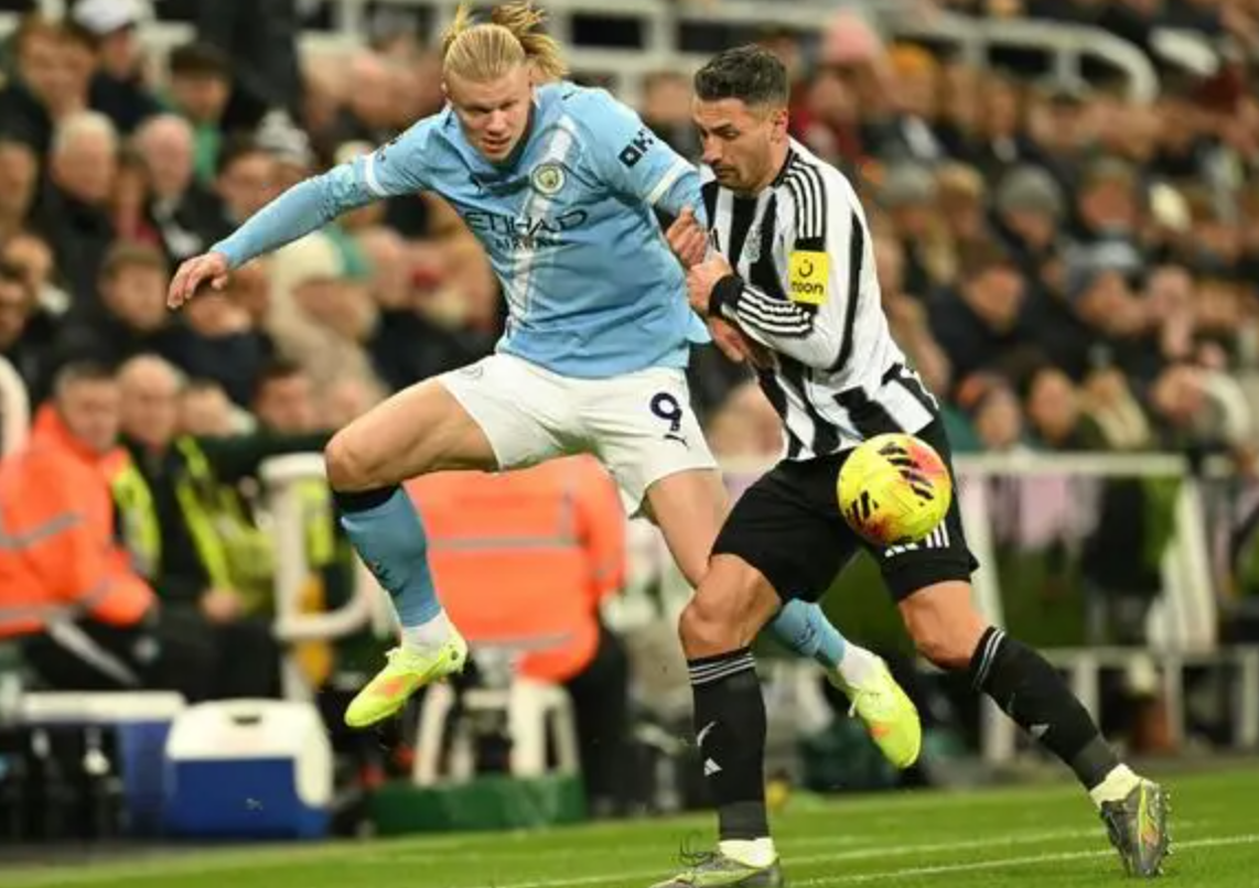 包含纽卡斯尔窗口期再遭质疑风云突变西汉姆今晚临场应变，C罗关键节点逆转瞬间刷屏的词条